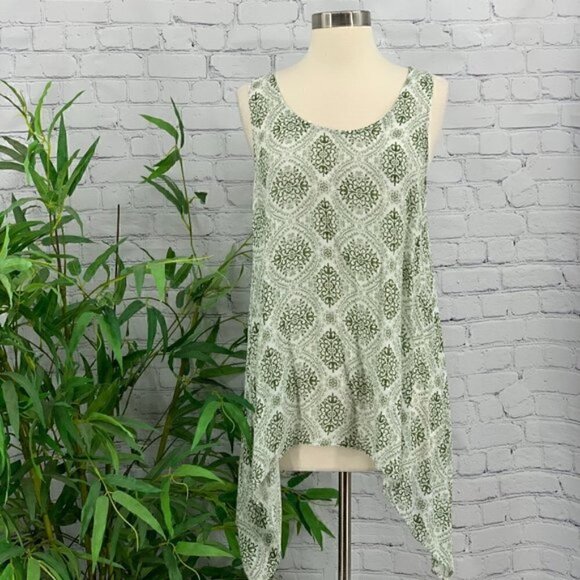 🎉Painted Threads Green & White Pattern Tank - Picture 6 of 6